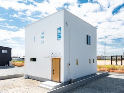 210927BF023_2-853x600